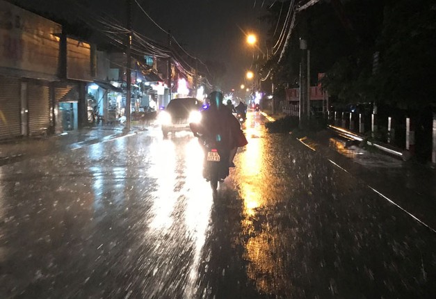 Mua trai mua cuc lon, lang mai tram tuoi o Sai Gon khon don-Hinh-4